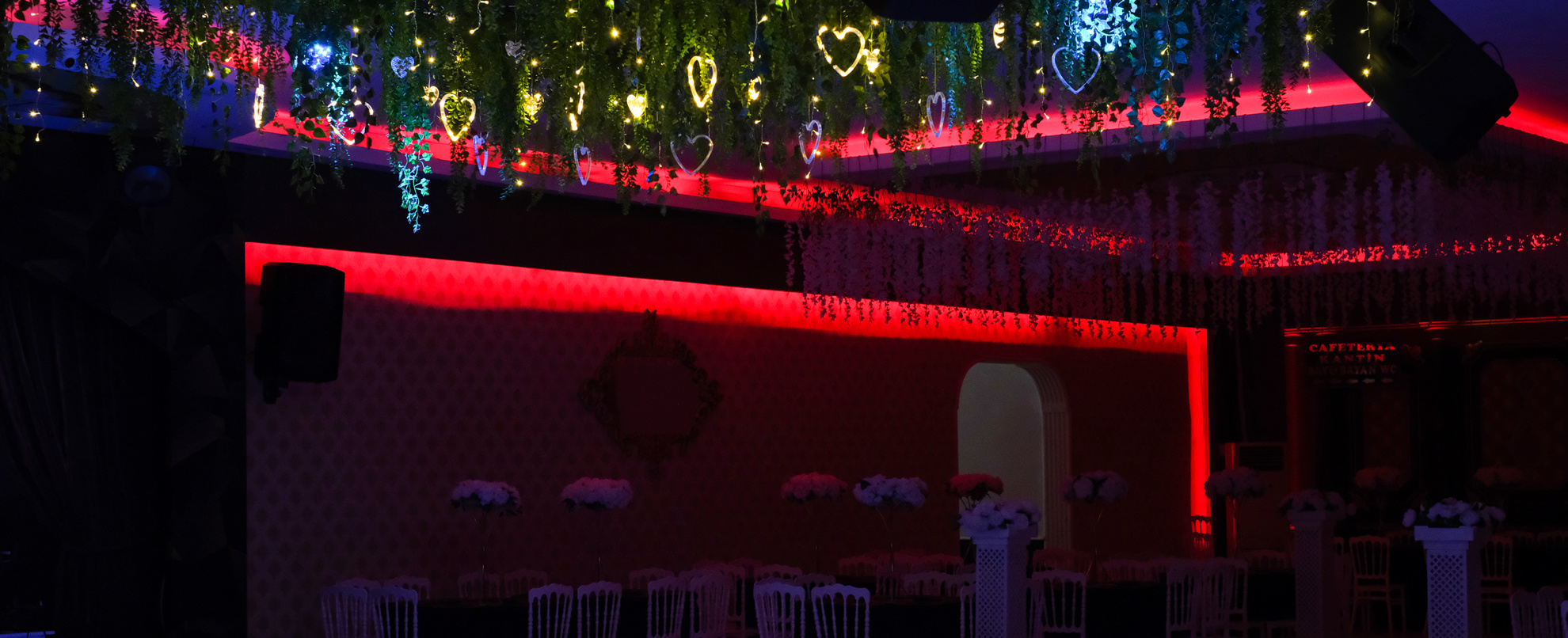 Işıltısıyla Gecenize Değer Katar